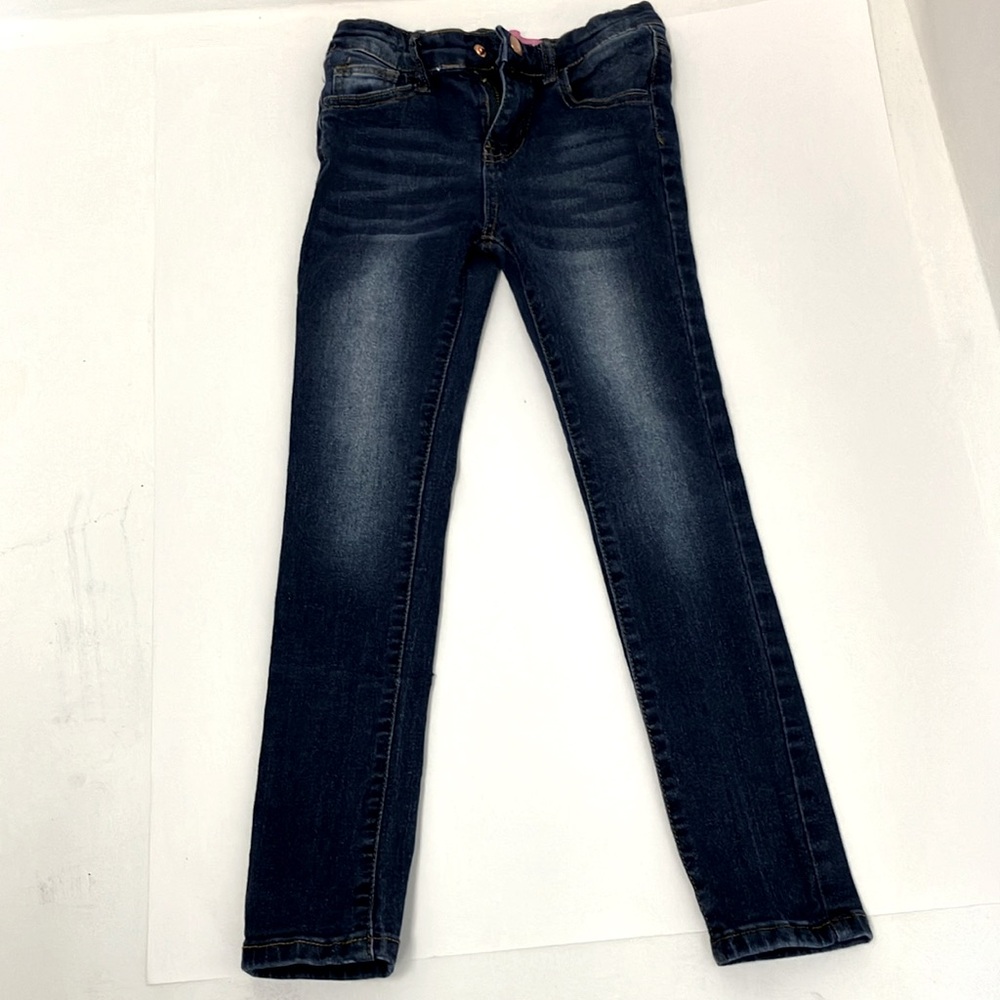 Girls Size 6 Jeans. Stretchy, skinny jeans. Like new.